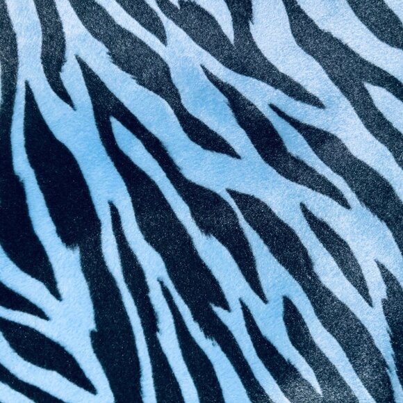 Black Mink Faux Fur throw with blue and black Snake patterned lining - Picture 6 of 7